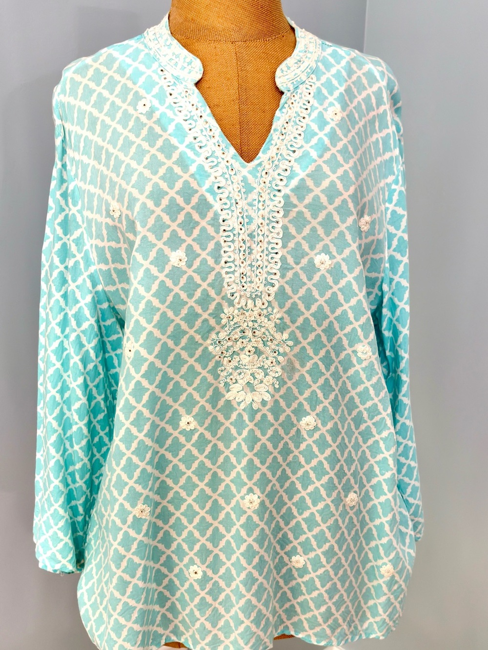 Beautiful Women’s Tunic Top XL